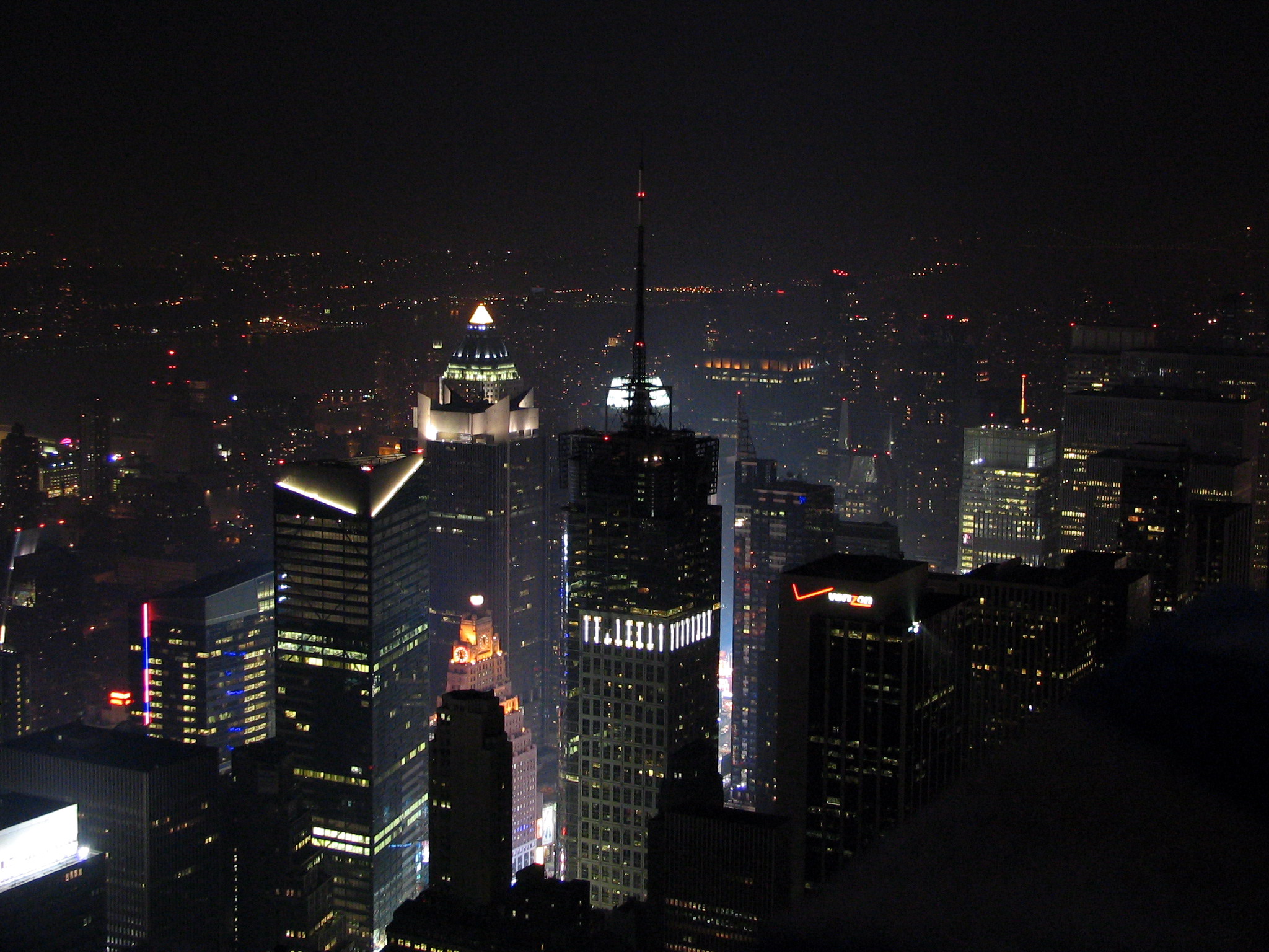 Empire state building at night 30.jpg